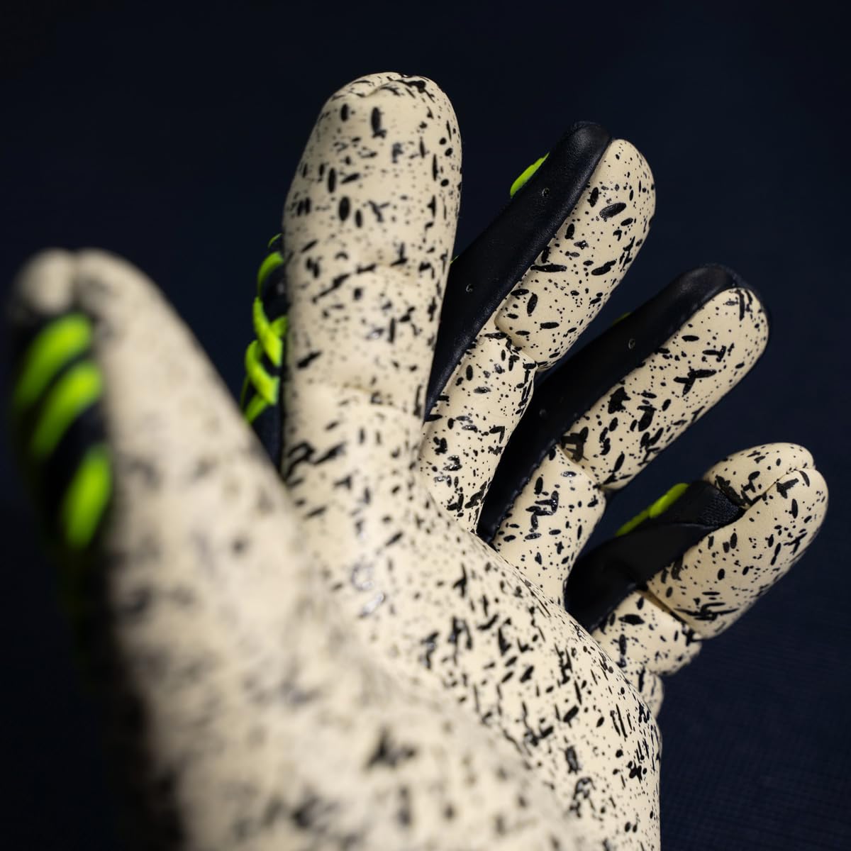 uhlsport-prediction-supergrip-hn-guanti-portiere-calcio-half-negative-cut image 3