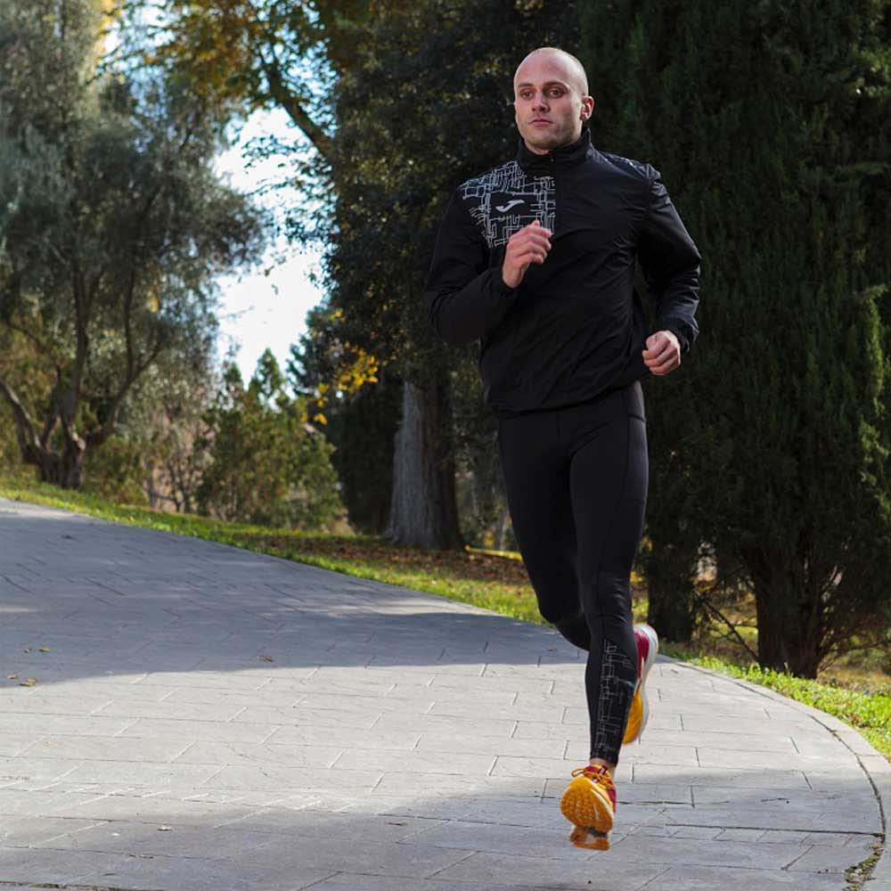 joma-running-night-felpa-uomo-con-mezza-zip-e-inserti-riflettenti image 5