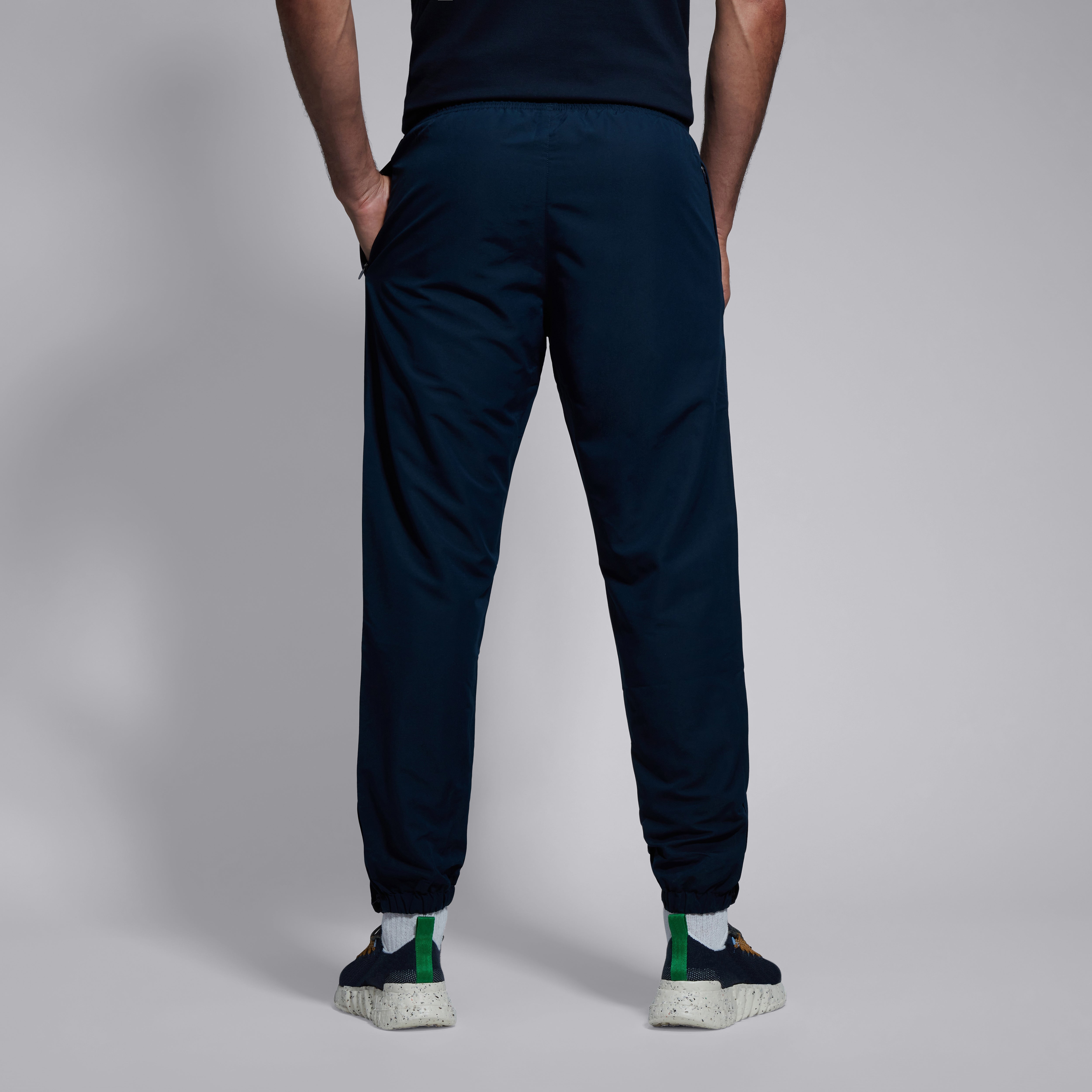 canterbury-club-pantaloni-tuta-uomo-blu-navy-con-polso-affusolato image 4