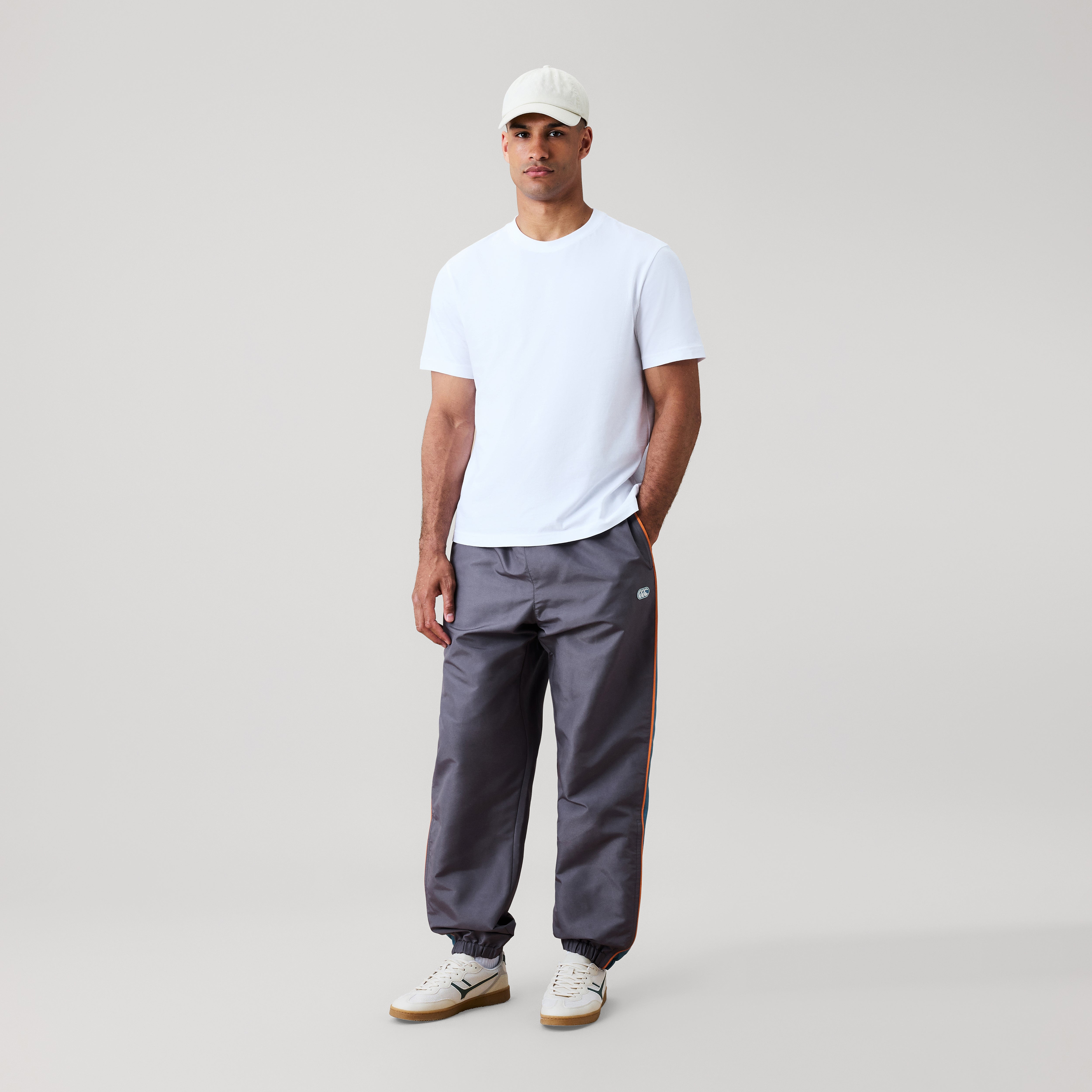 canterbury-stadium-everyday-trackpant-pantaloni-tuta-uomo-grigio-scuro image 2