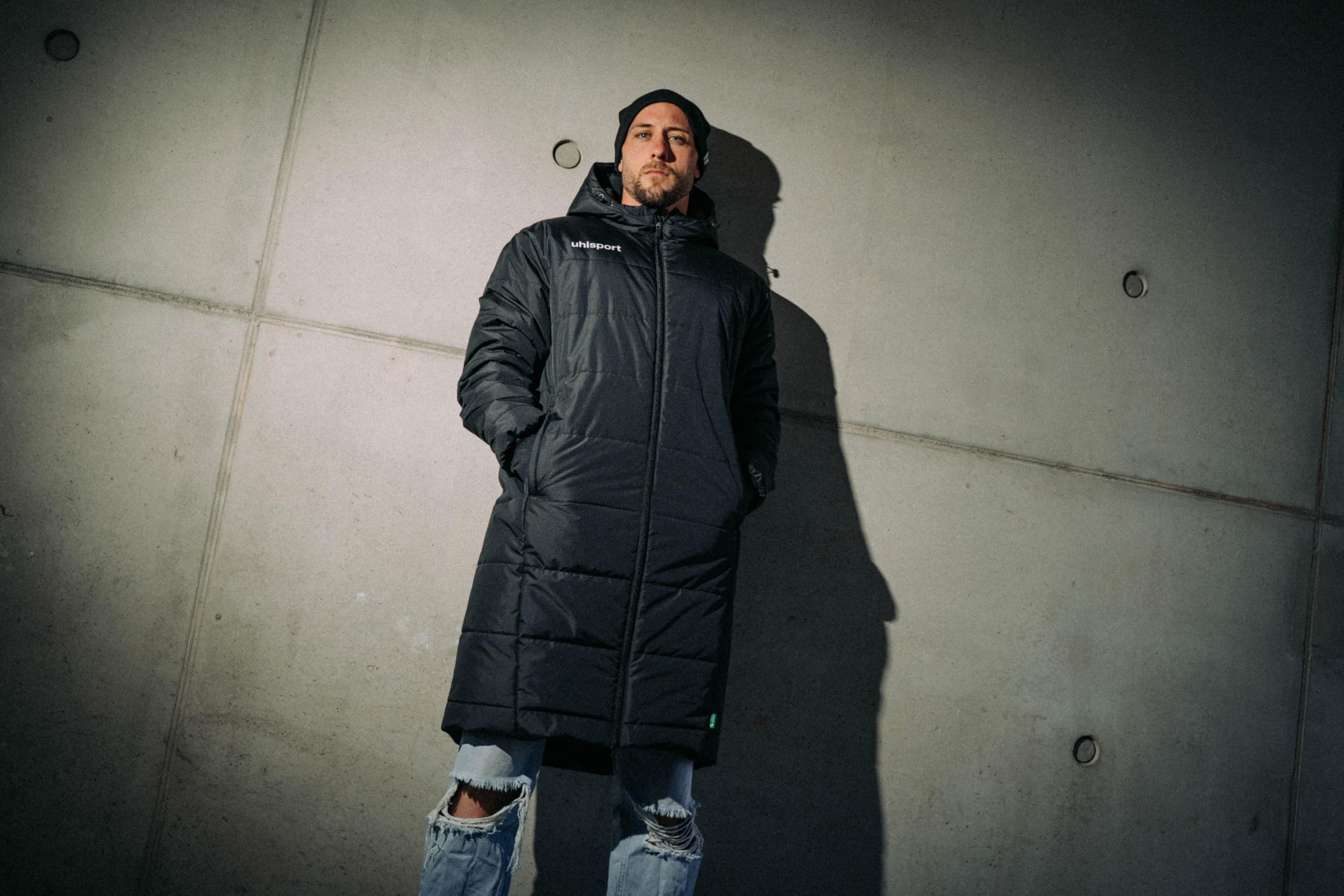 uhlsport-essential-winter-bench-jacket-giacca-invernale-lunga-stadio-unisex image 2