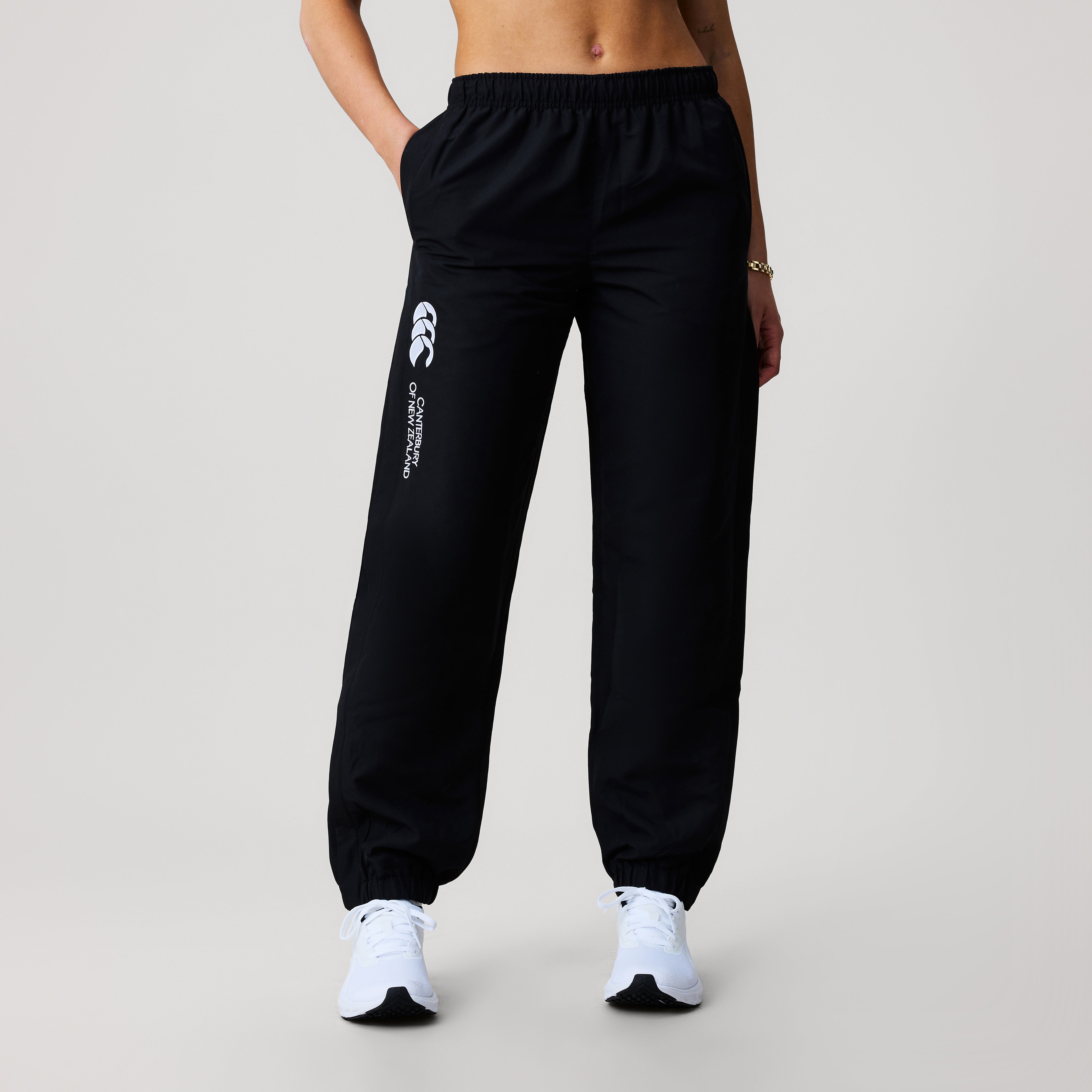 canterbury-cuffed-hem-stadium-pant-donna-nero-pantalone-tuta-con-zip image 1